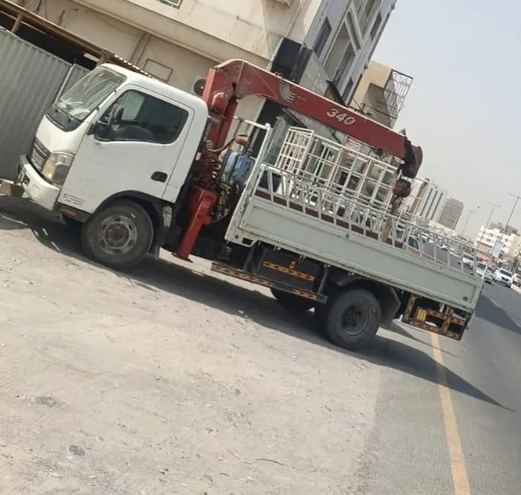 3 ton pickup with hydraulic crane for lifting heavy equipment